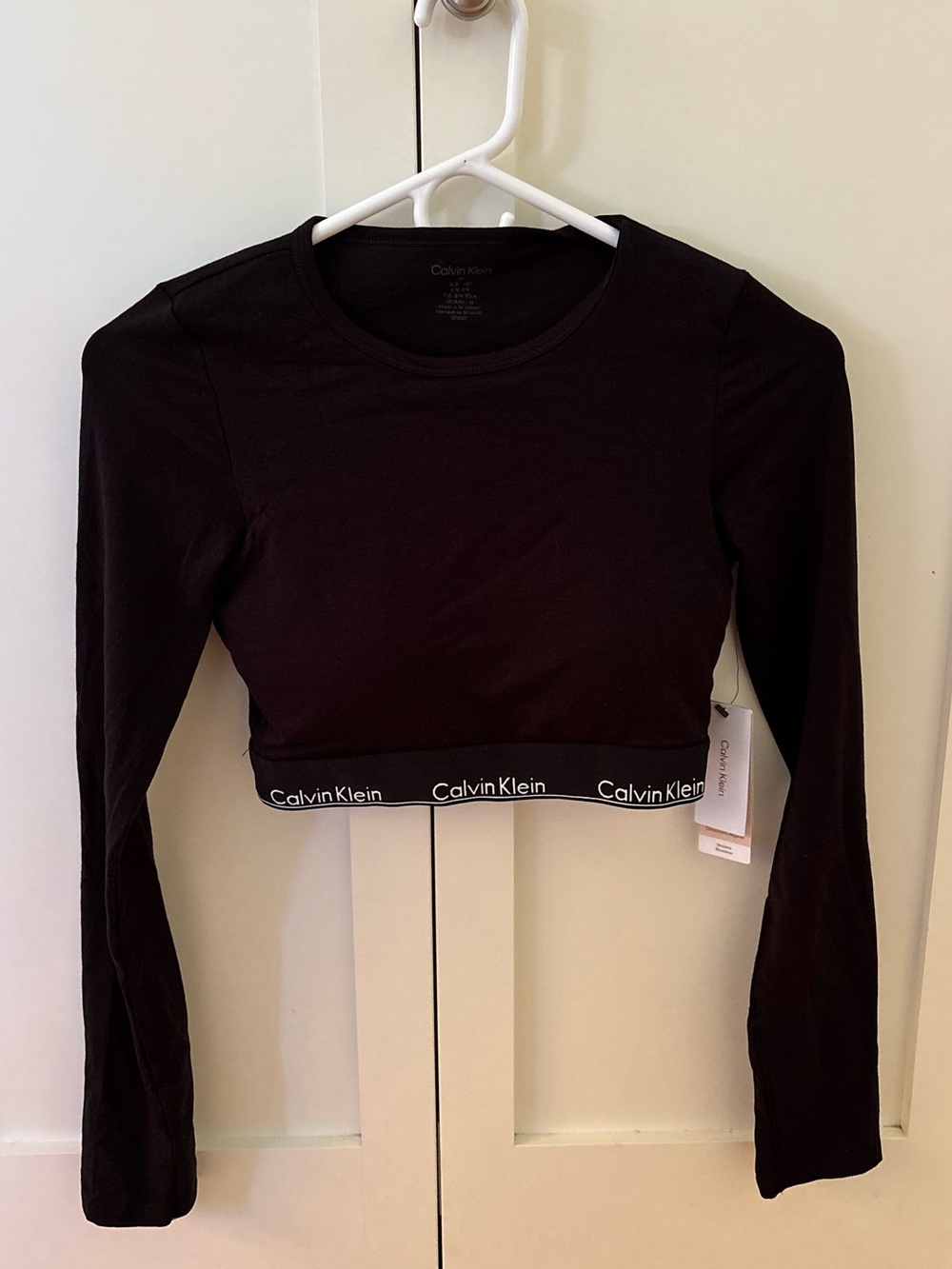 Calvin Klein Black Long-Sleeve Cropped bralette